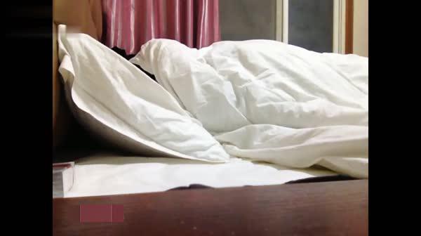 连哄带骗让大奶少妇舔屌口爆